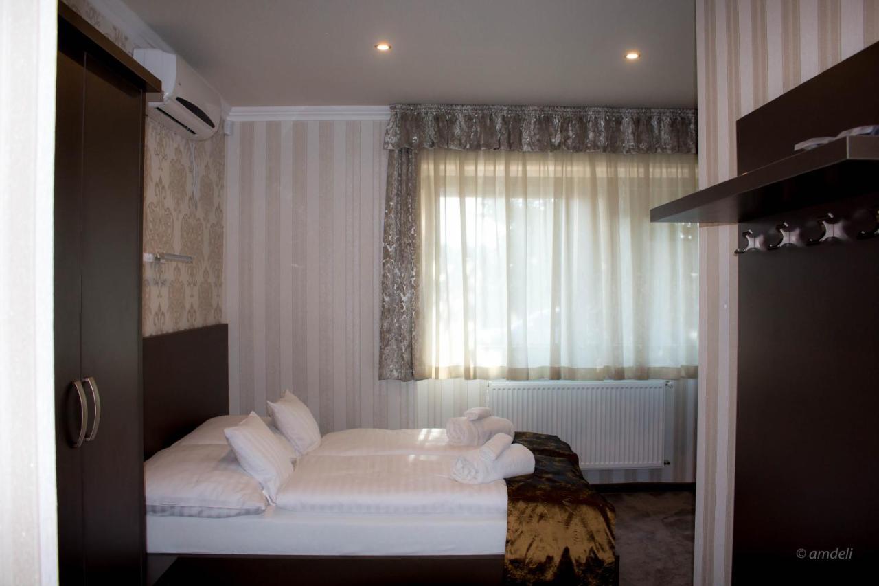 Control Motel Jászberény Buitenkant foto