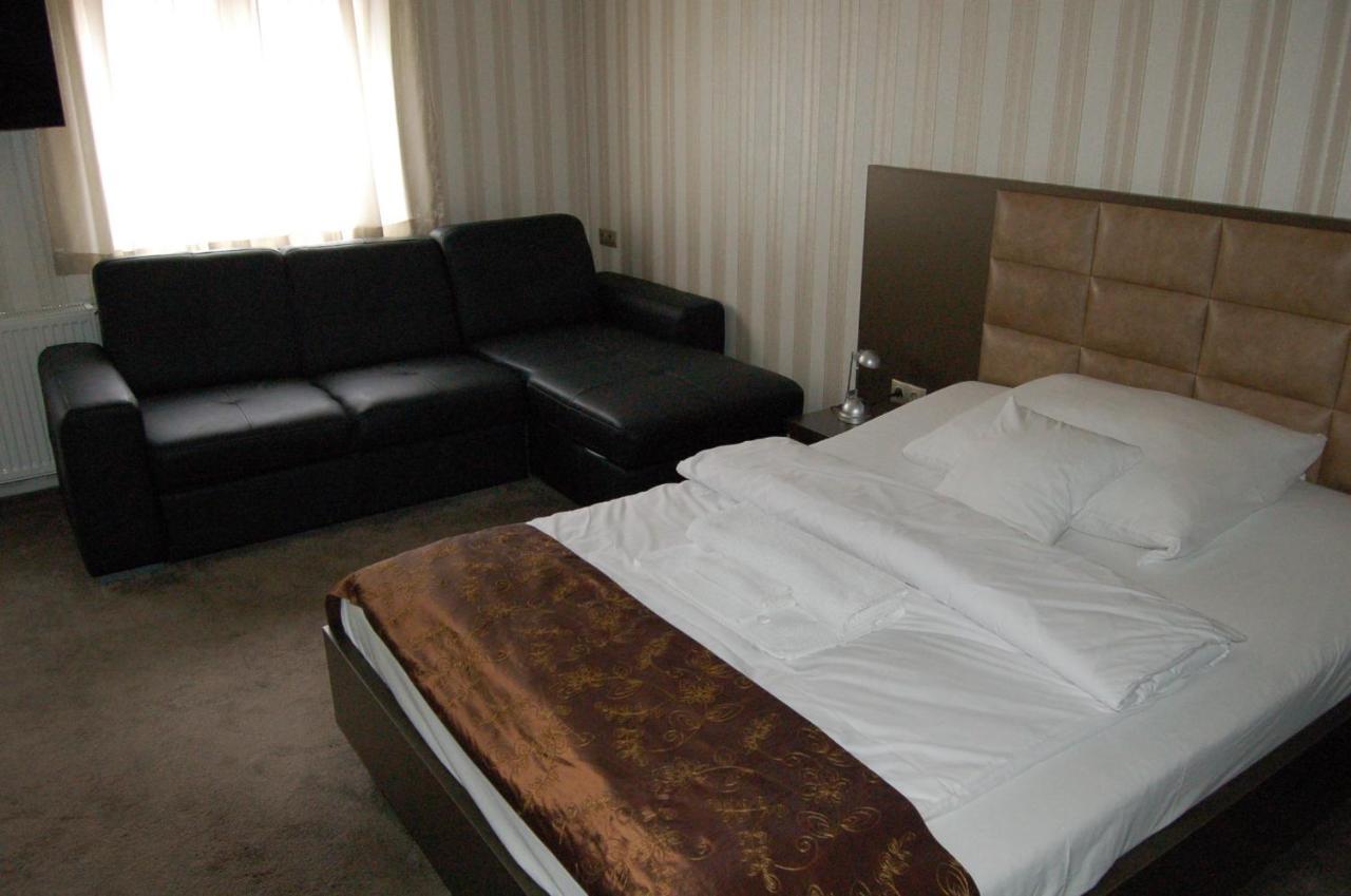Control Motel Jászberény Buitenkant foto