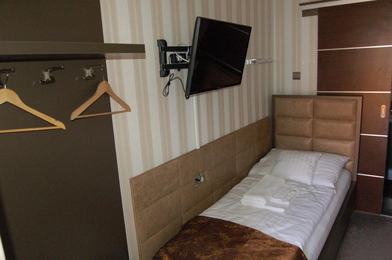 Control Motel Jászberény Buitenkant foto